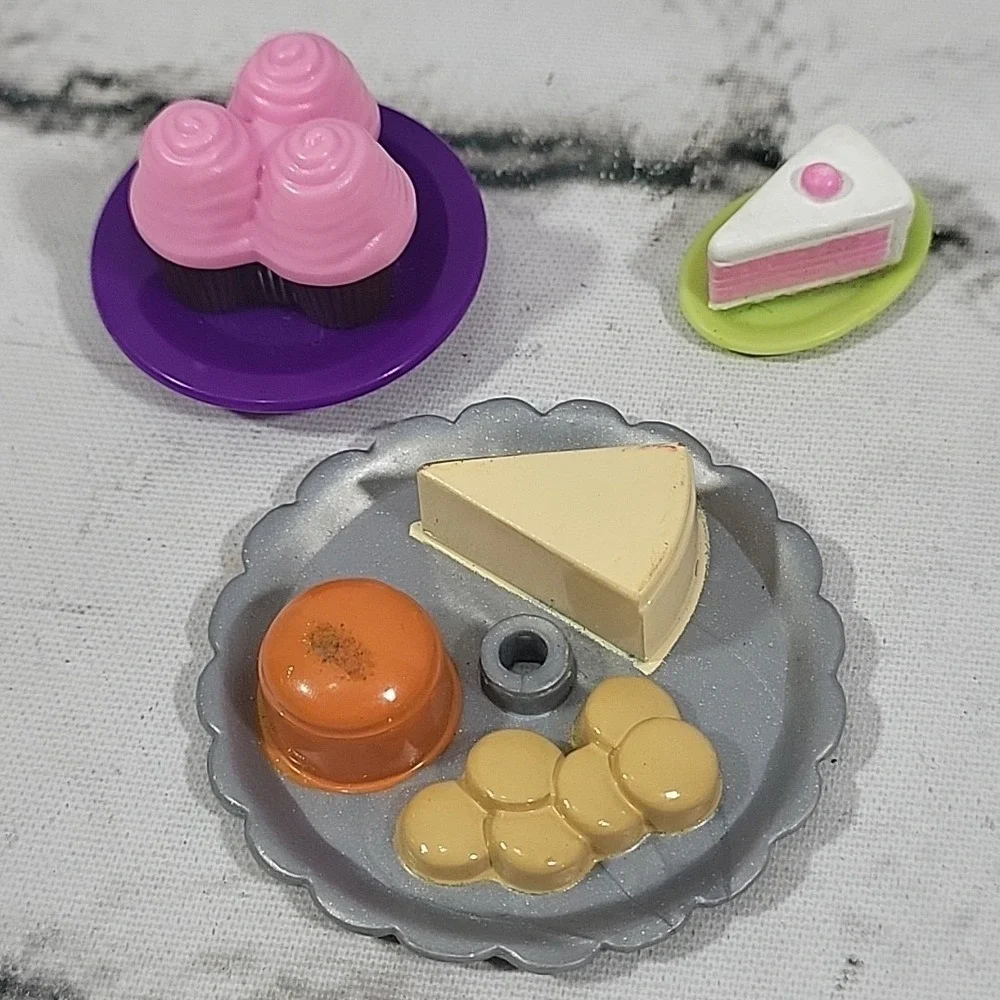 Barbie Pastery Chef Cake Decorating Bakery Lot Dress Whisk Frosting Bag Cupcakes